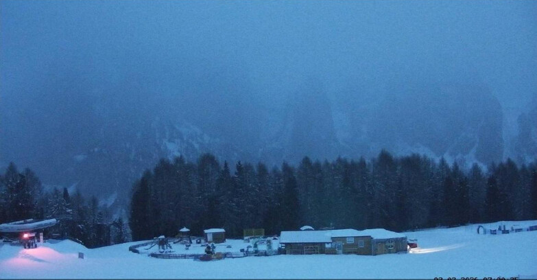 Webcam Vigo di Fassa-Pera-Ciampedìe - Vigo - dirupi di Larsech