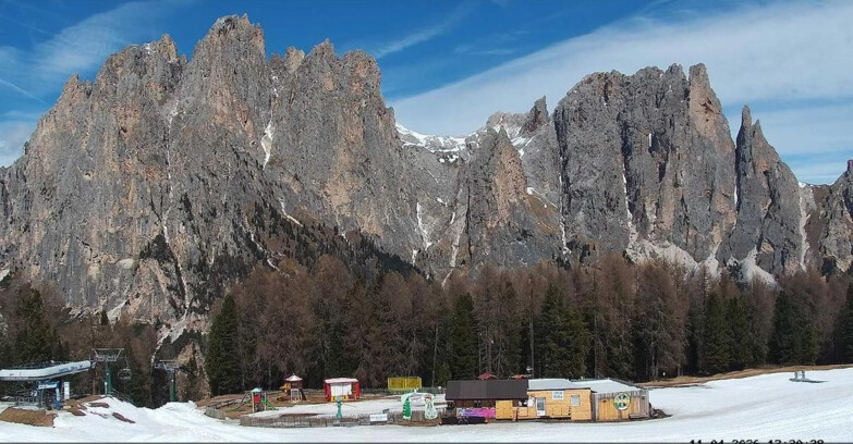 Webcam Vigo di Fassa-Pera-Ciampedìe - Vigo - dirupi di Larsech