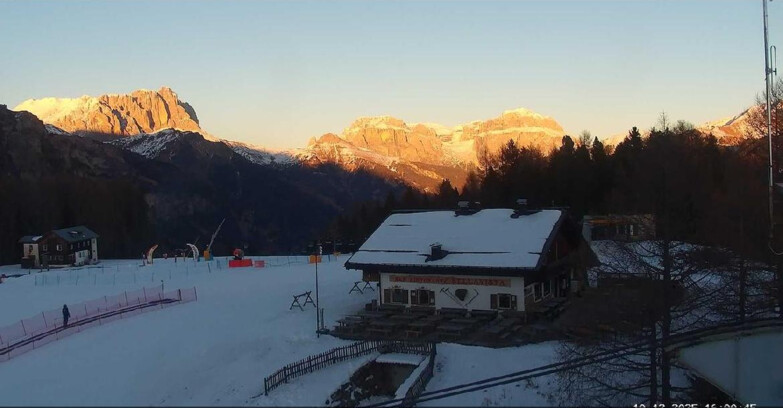 Webcam Vigo di Fassa-Pera-Ciampedie - Vigo - verso Sassolungo e Pordoi