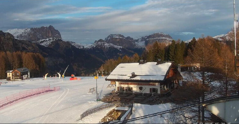 Webcam Виго-ди-Фасса-Пера-Чампедие  - Vigo - verso Sassolungo e Pordoi