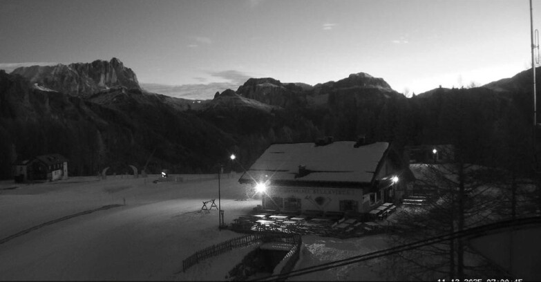 Webcam Виго-ди-Фасса-Пера-Чампедие  - Vigo - verso Sassolungo e Pordoi