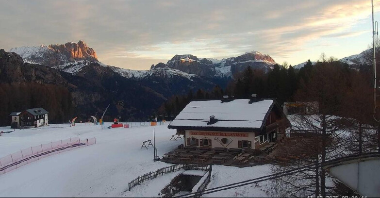 Webcam Виго-ди-Фасса-Пера-Чампедие  - Vigo - verso Sassolungo e Pordoi