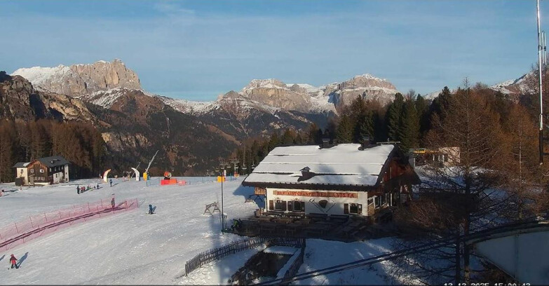 Webcam Vigo di Fassa-Pera-Ciampedìe - Vigo - verso Sassolungo e Pordoi