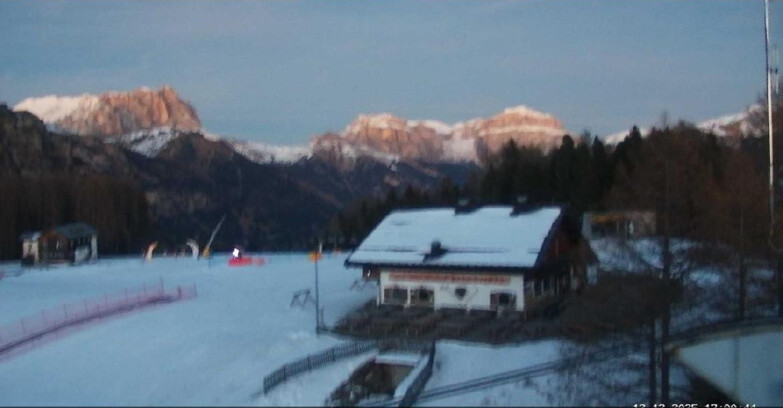 Webcam Vigo di Fassa-Pera-Ciampedìe - Vigo - verso Sassolungo e Pordoi