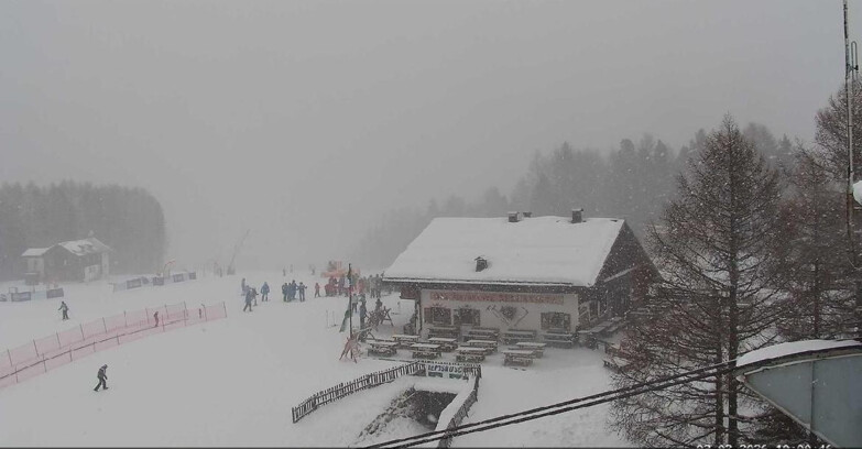 Webcam Vigo di Fassa-Pera-Ciampedìe - Vigo - Sassolungo und Pordoi