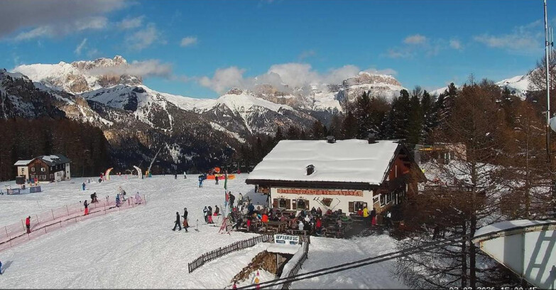 Webcam Vigo di Fassa-Pera-Ciampedìe - Vigo - Sassolungo und Pordoi