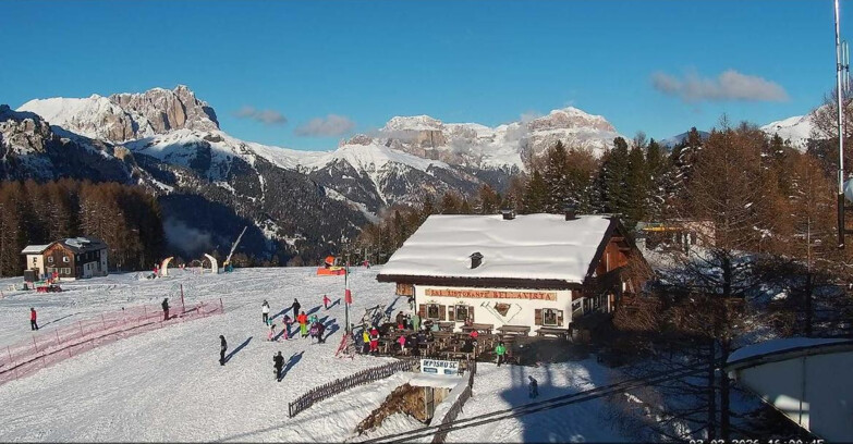 Webcam Vigo di Fassa-Pera-Ciampedìe - Vigo - verso Sassolungo e Pordoi