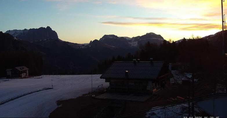 Webcam Vigo di Fassa-Pera-Ciampedìe - Vigo - verso Sassolungo e Pordoi