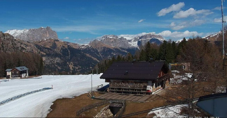 Webcam Vigo di Fassa-Pera-Ciampedìe - Vigo - verso Sassolungo e Pordoi