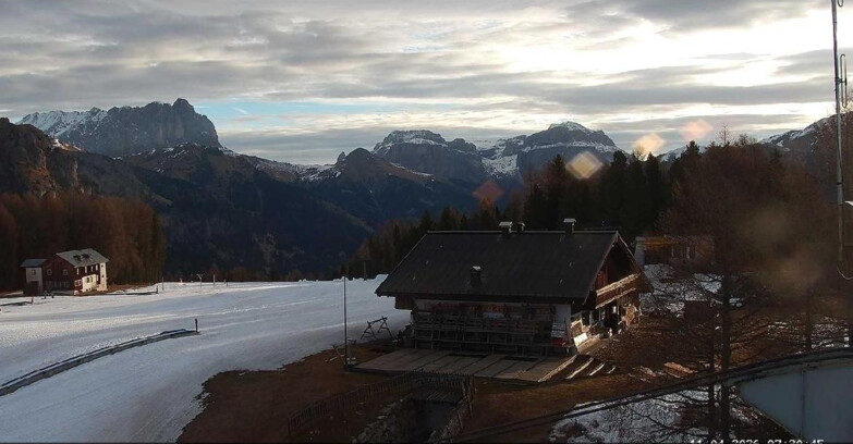 Webcam Vigo di Fassa-Pera-Ciampedie - Vigo - verso Sassolungo e Pordoi