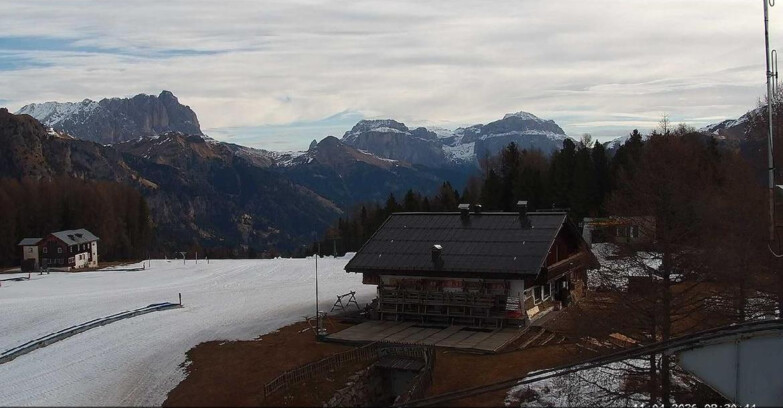 Webcam Vigo di Fassa-Pera-Ciampedie - Vigo - verso Sassolungo e Pordoi