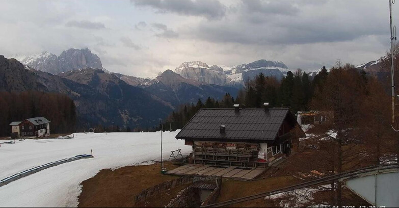 Webcam Vigo di Fassa-Pera-Ciampedie - Vigo - verso Sassolungo e Pordoi