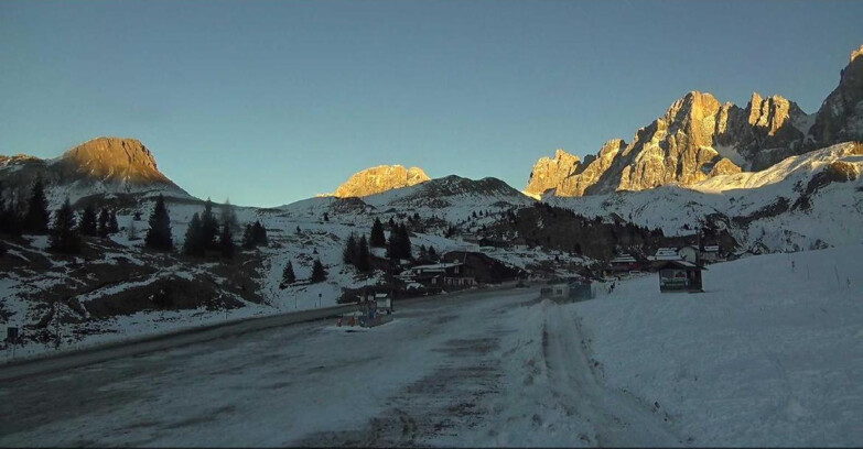 Webcam San Martino di Castrozza - Passo Rolle - Passo Rolle - Castellazzo