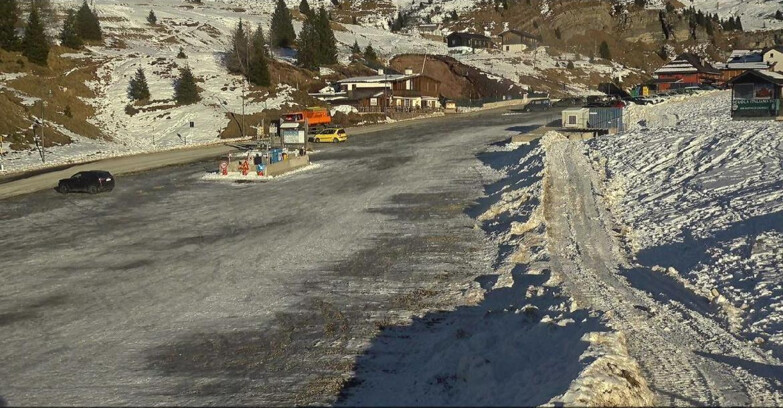 Webcam Сан-Мартино-ди-Кастроцца - Пассо-Ролле - Passo Rolle