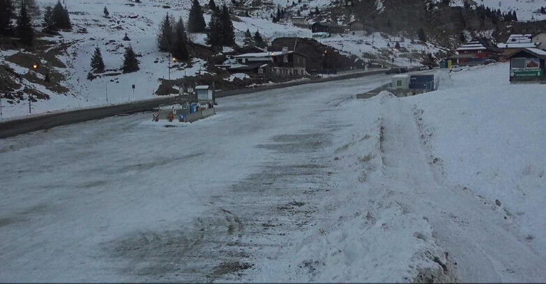 Webcam Сан-Мартино-ди-Кастроцца - Пассо-Ролле - Passo Rolle