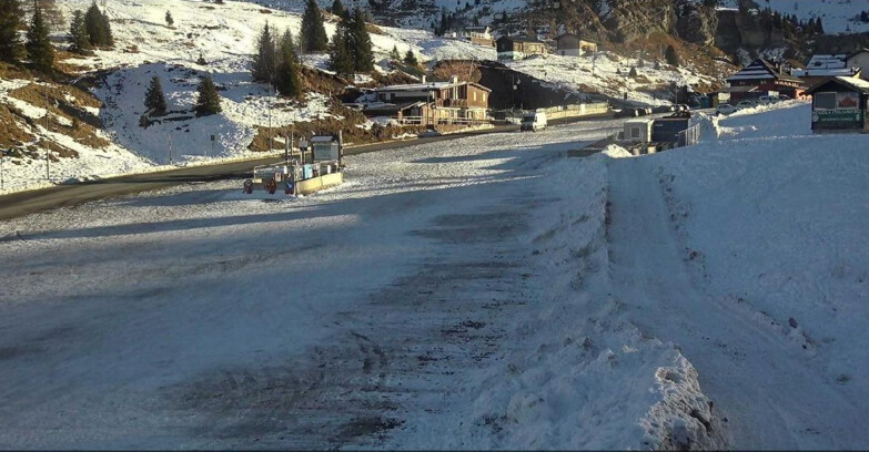 Webcam Сан-Мартино-ди-Кастроцца - Пассо-Ролле - Passo Rolle