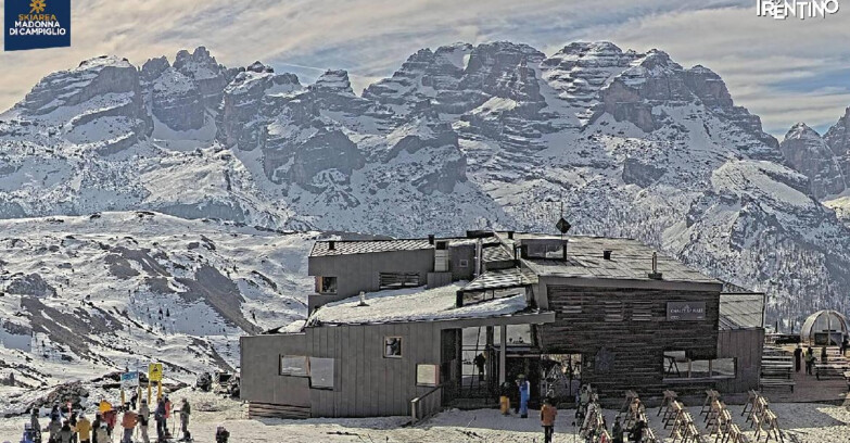 Webcam Madonna di Campiglio (Skiarea Campiglio Dolomiti di Brenta - Val di Sole Val Rendena) - Chalet Spinale
