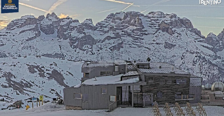 Webcam Madonna di Campiglio (Skiarea Campiglio Dolomiti di Brenta - Val di Sole Val Rendena) - Chalet Spinale
