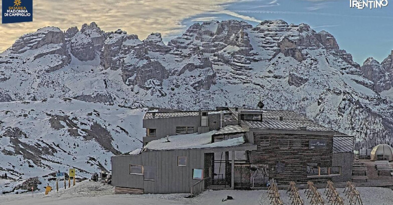 Webcam Madonna di Campiglio (Skiarea Campiglio Dolomiti di Brenta - Val di Sole Val Rendena) - Chalet Spinale