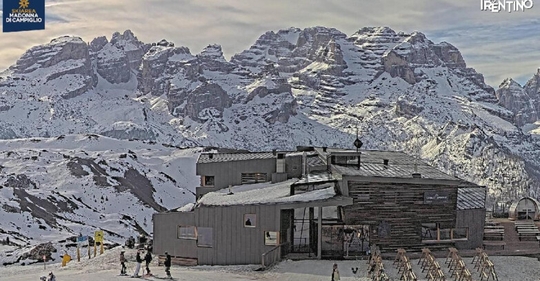 Webcam Madonna di Campiglio (Skiarea Campiglio Dolomiti di Brenta - Val di Sole Val Rendena) - Chalet Spinale