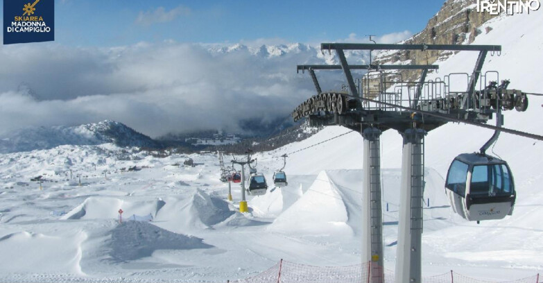 Webcam Madonna di Campiglio (Skiarea Campiglio Dolomiti di Brenta - Val di Sole Val Rendena) - From Grostè 