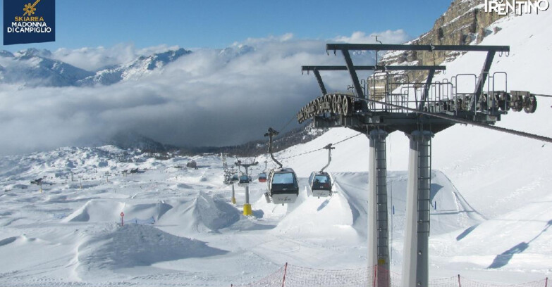 Webcam Madonna di Campiglio (Skiarea Campiglio Dolomiti di Brenta - Val di Sole Val Rendena) - From Grostè 
