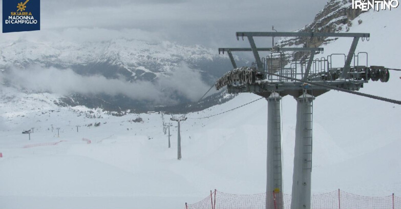 Webcam Madonna di Campiglio (Skiarea Campiglio Dolomiti di Brenta - Val di Sole Val Rendena) - From Grostè 