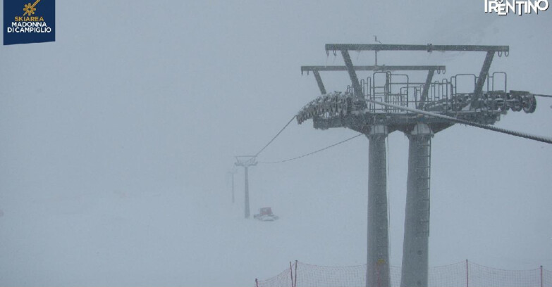 Webcam Madonna di Campiglio (Skiarea Campiglio Dolomiti di Brenta - Val di Sole Val Rendena) - From Grostè 