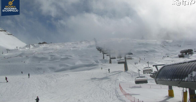 Webcam Madonna di Campiglio (Skiarea Campiglio Dolomiti di Brenta - Val di Sole Val Rendena) - Grostè 2500
