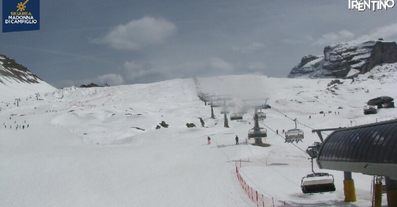 Webcam Madonna di Campiglio (Skiarea Campiglio Dolomiti di Brenta - Val di Sole Val Rendena) - Grostè 2500