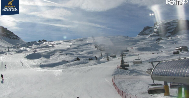 Webcam Madonna di Campiglio (Skiarea Campiglio Dolomiti di Brenta - Val di Sole Val Rendena) - Grostè 2500