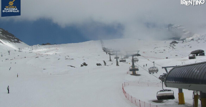 Webcam Madonna di Campiglio (Skiarea Campiglio Dolomiti di Brenta - Val di Sole Val Rendena) - Grostè 2500
