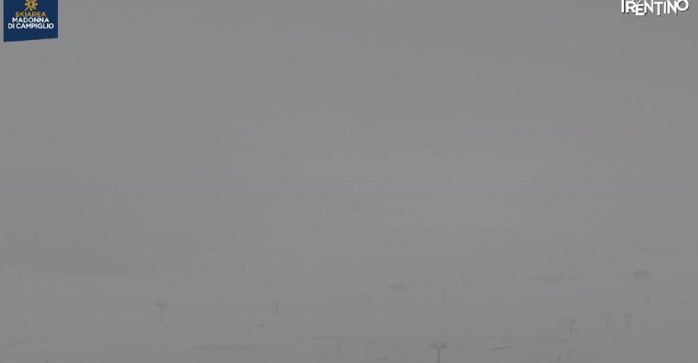 Webcam Madonna di Campiglio (Skiarea Campiglio Dolomiti di Brenta - Val di Sole Val Rendena) - Grostè Area