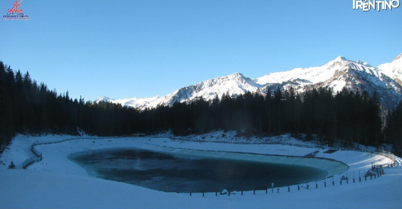Webcam Madonna di Campiglio (Skiarea Campiglio Dolomiti di Brenta - Val di Sole Val Rendena) - Lago Montagnoli