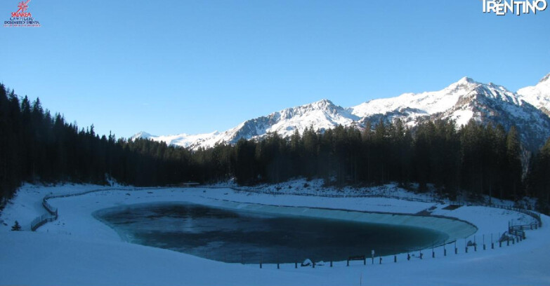 Webcam Madonna di Campiglio (Skiarea Campiglio Dolomiti di Brenta - Val di Sole Val Rendena) - Lago Montagnoli