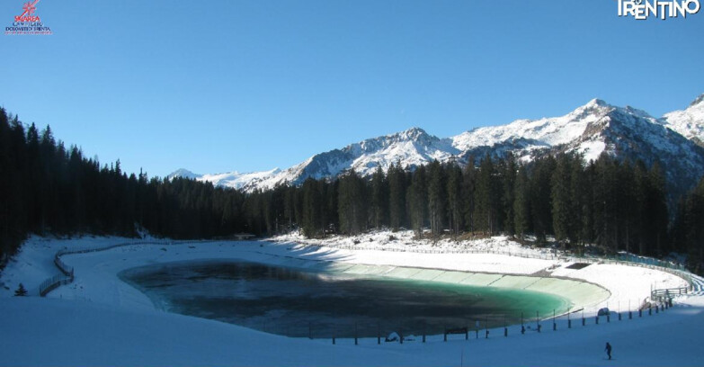Webcam Madonna di Campiglio (Skiarea Campiglio Dolomiti di Brenta - Val di Sole Val Rendena) - Lago Montagnoli