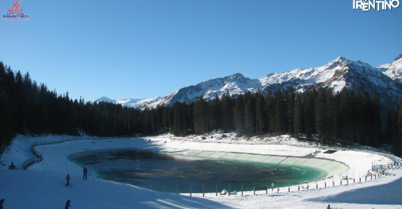 Webcam Madonna di Campiglio (Skiarea Campiglio Dolomiti di Brenta - Val di Sole Val Rendena) - Lago Montagnoli