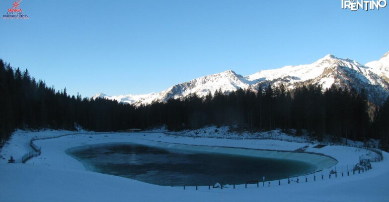 Webcam Madonna di Campiglio (Skiarea Campiglio Dolomiti di Brenta - Val di Sole Val Rendena) - Lago Montagnoli